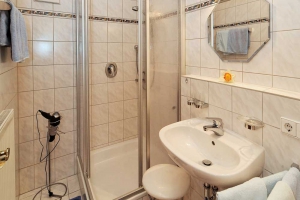 Badezimmer im Deluxe-Appartement**** mit Balkon